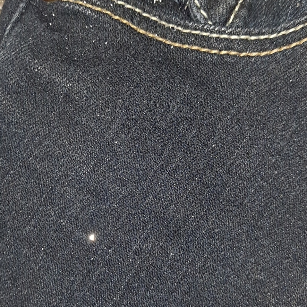 Shorta - Picture 2 of 2
